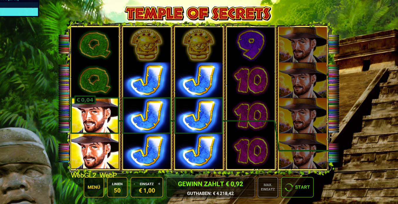 Temple-of-Secrets-Slot mit goldenen Masken, blauen J‑Symbolen, Zahlen und Abenteurer‑Mann.