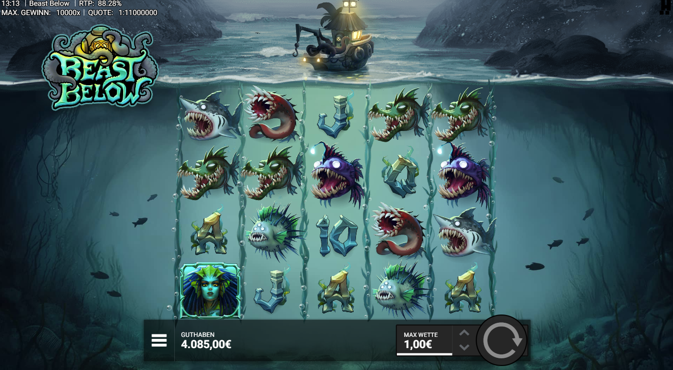Beast-Below-Slot mit Unterwasser‑Wild, Hai, Anglerfischen, Aal und Kartenwerten.