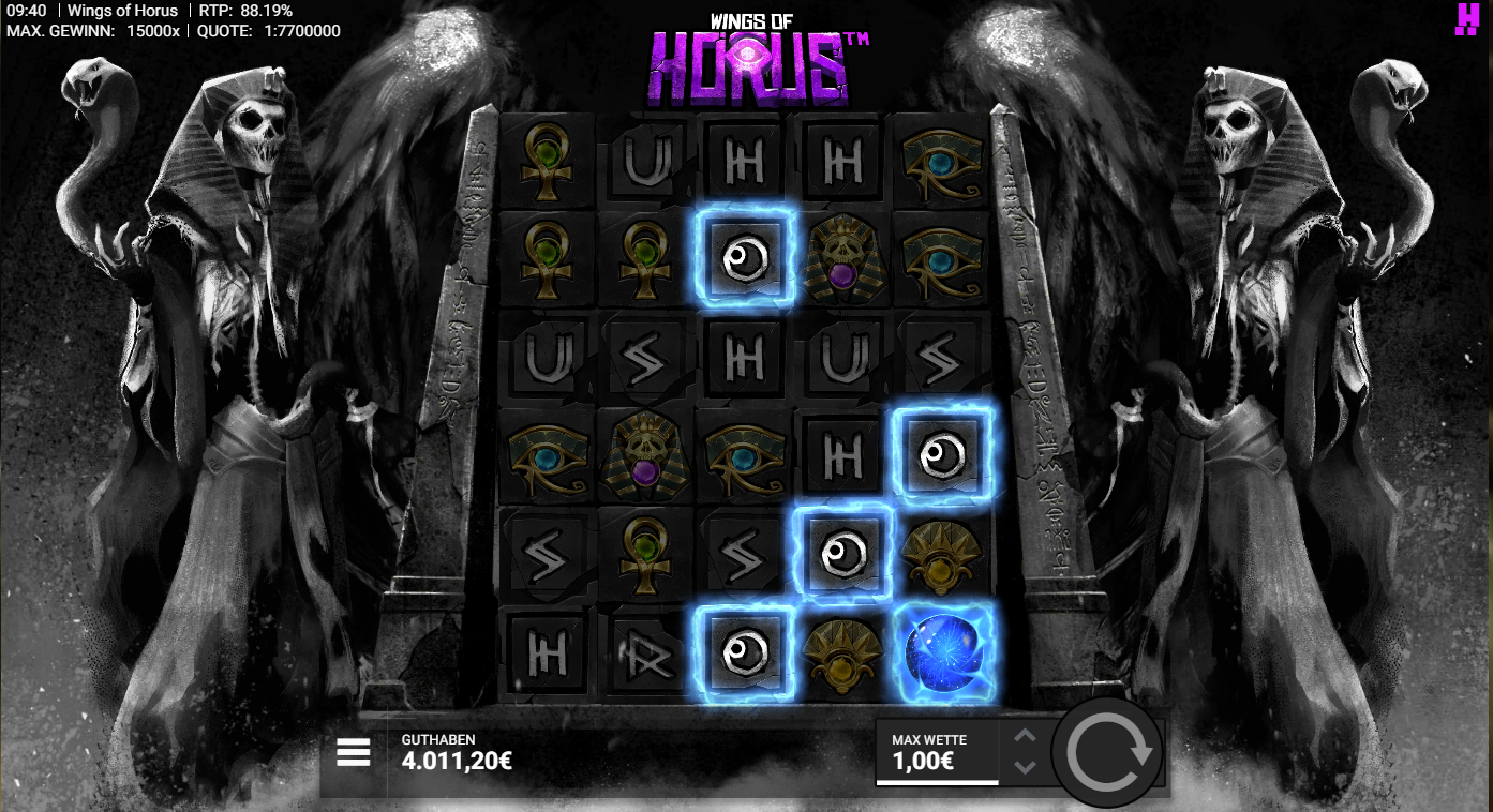 Wings-of-Horus-Slot mit leuchtenden Symbol‑Verbindungen, Horusauge, Ankh und Runen.