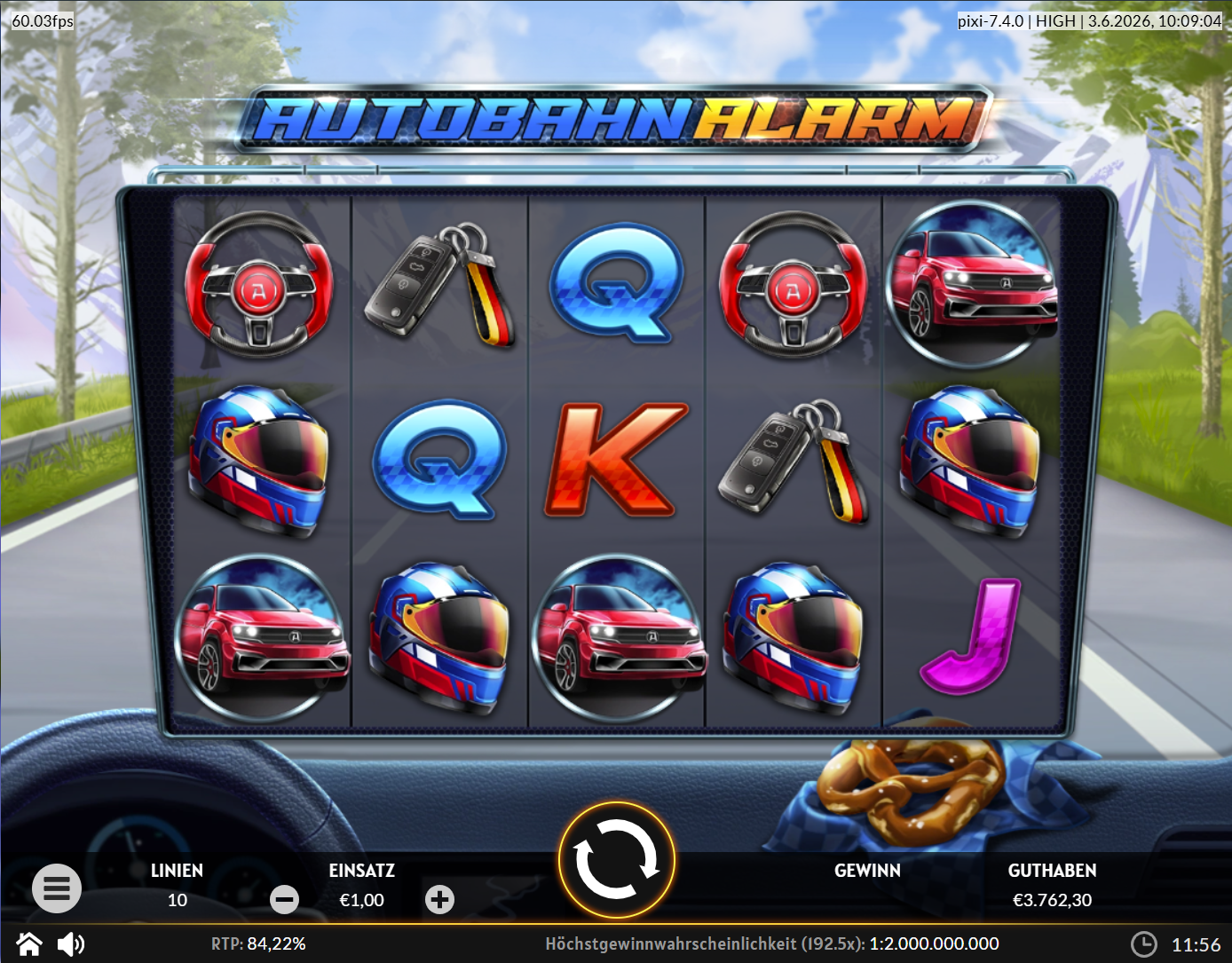 Autobahn-Alarm-Slot mit Sportwagen, Rennhelm, Autoschl&uuml;ssel und Lenkrad.