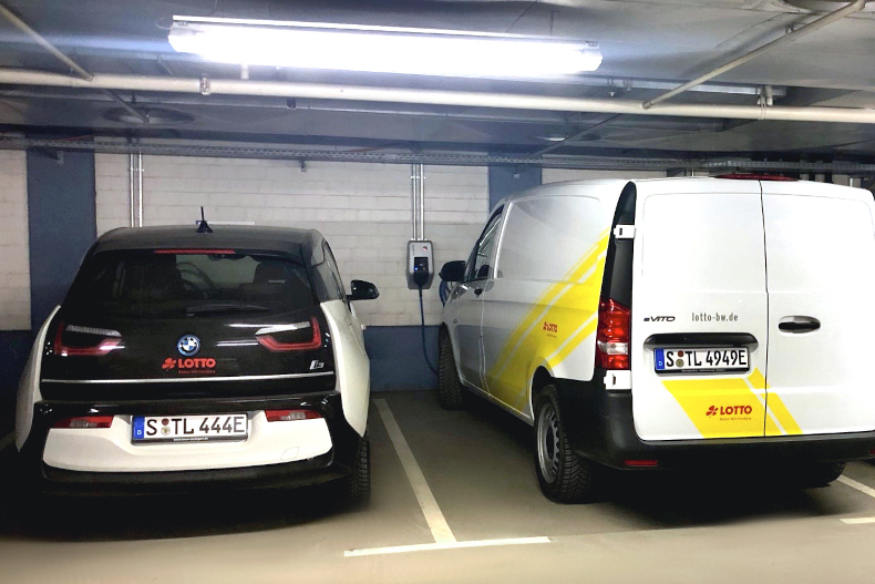 Acht Ladestationen für E-Autos gibt es in der Tiefgarage von Lotto BW.