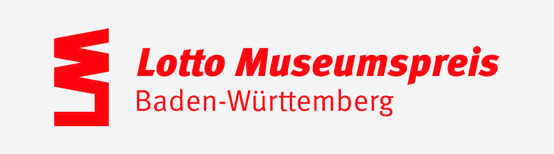 Logo Lotto-Museumspreis Baden-Württemberg in roter Schrift auf grauem Hintergrund