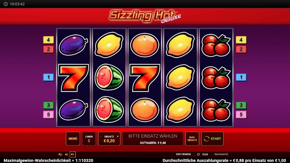 Slot Sizzling Hot deluxe mit bunten Fruchtsymbolen und roten 7ern im Raster, violett-roter Hintergrund
